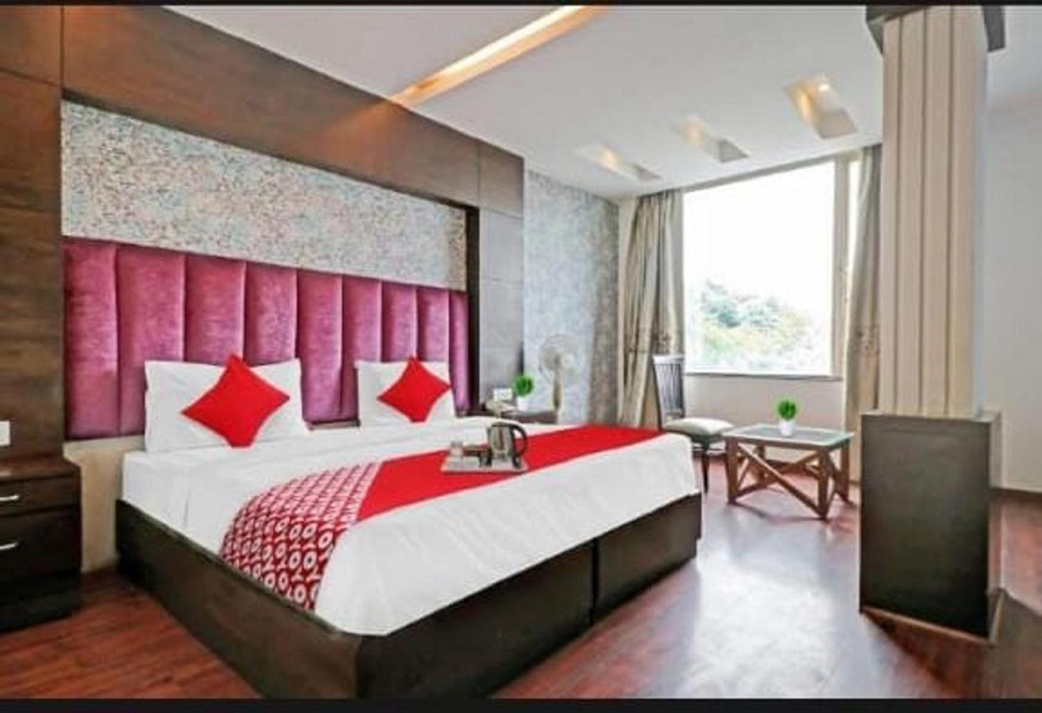 Hotel Royal Paradise By Kdson Nuova Delhi Esterno foto