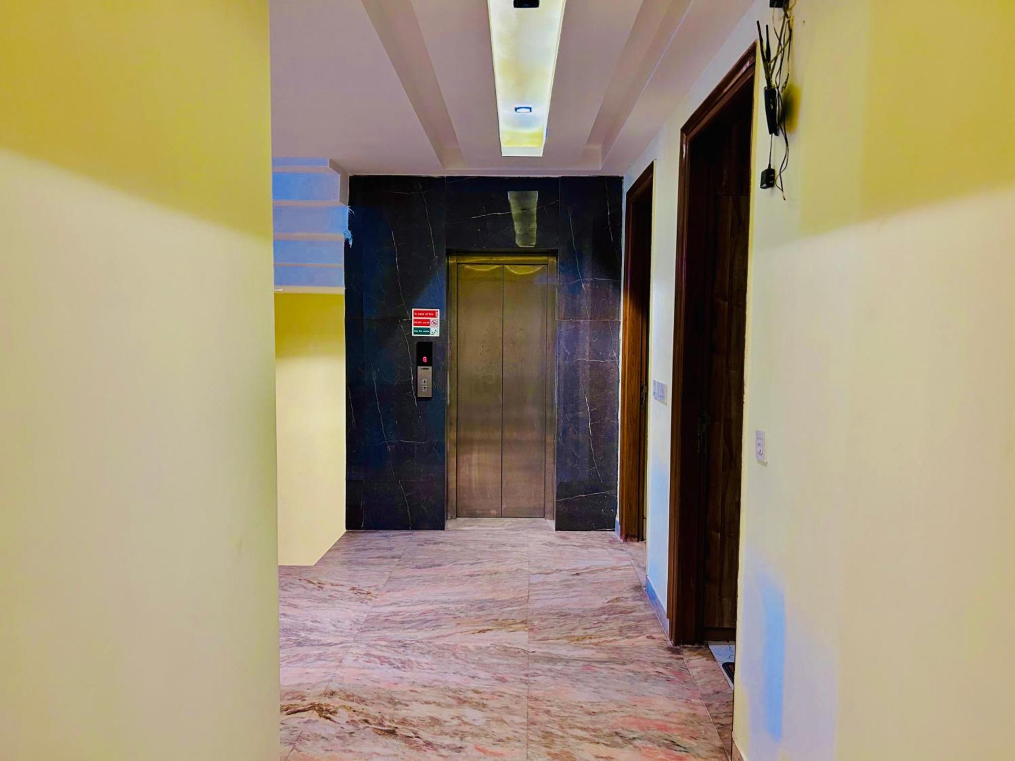 Hotel Royal Paradise By Kdson Nuova Delhi Esterno foto
