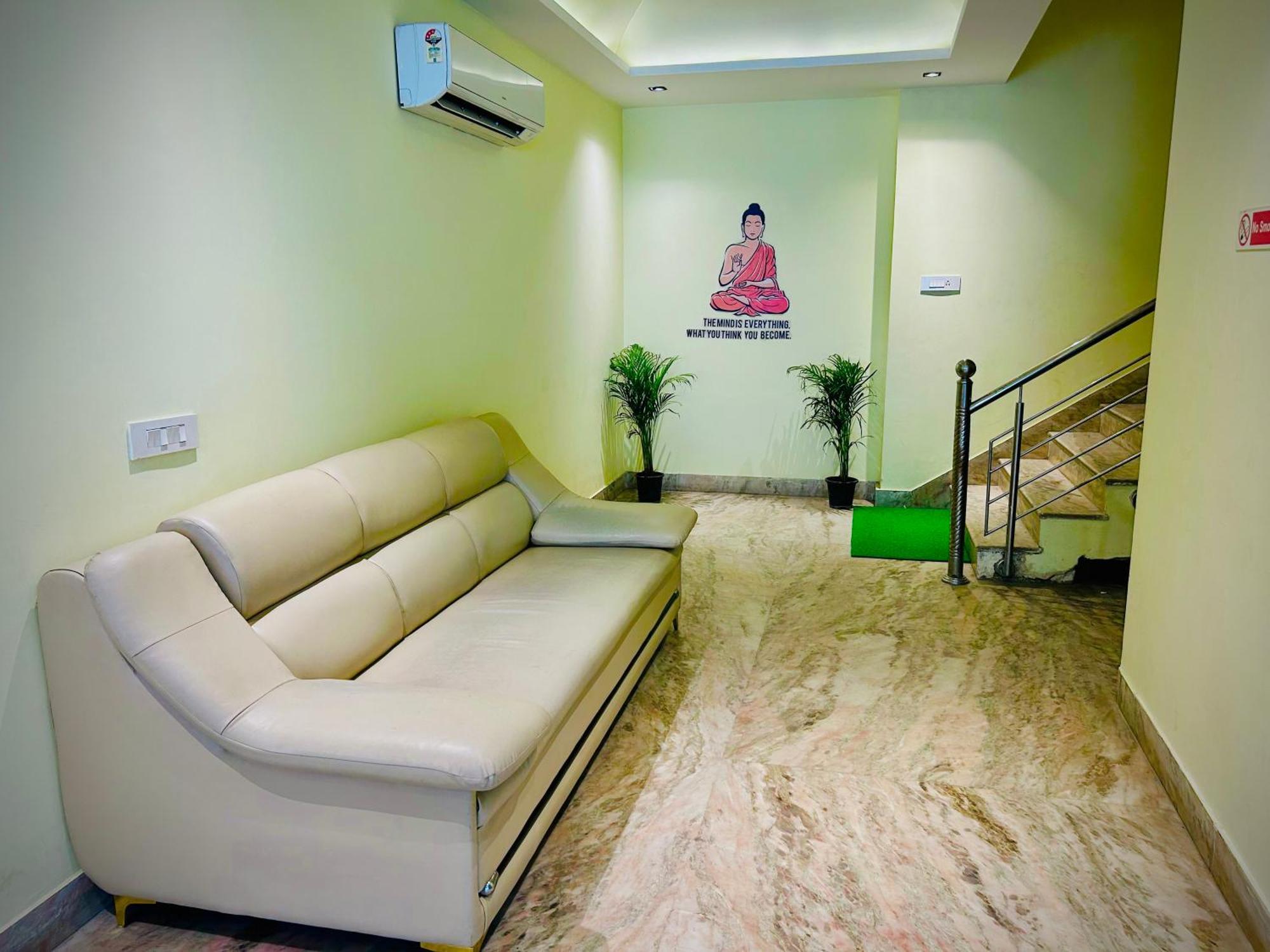 Hotel Royal Paradise By Kdson Nuova Delhi Esterno foto
